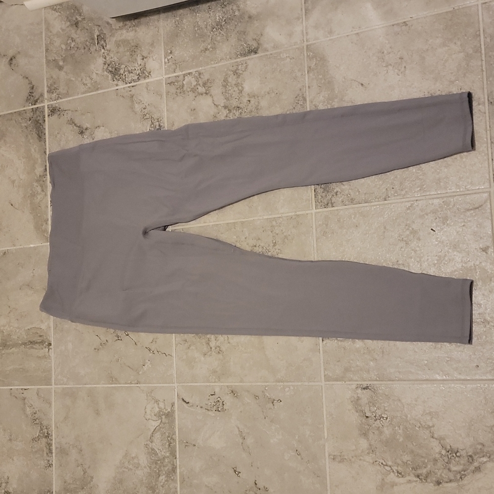 Fabletics High-Waisted Pocket Legging-NWT